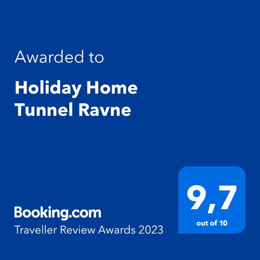 Holiday Home Tunnel Ravne Visoko Buitenkant foto