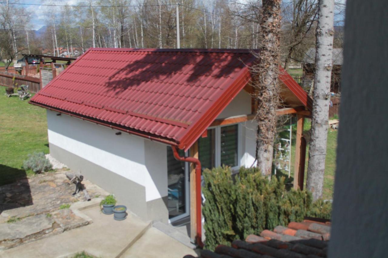Holiday Home Tunnel Ravne Visoko Buitenkant foto